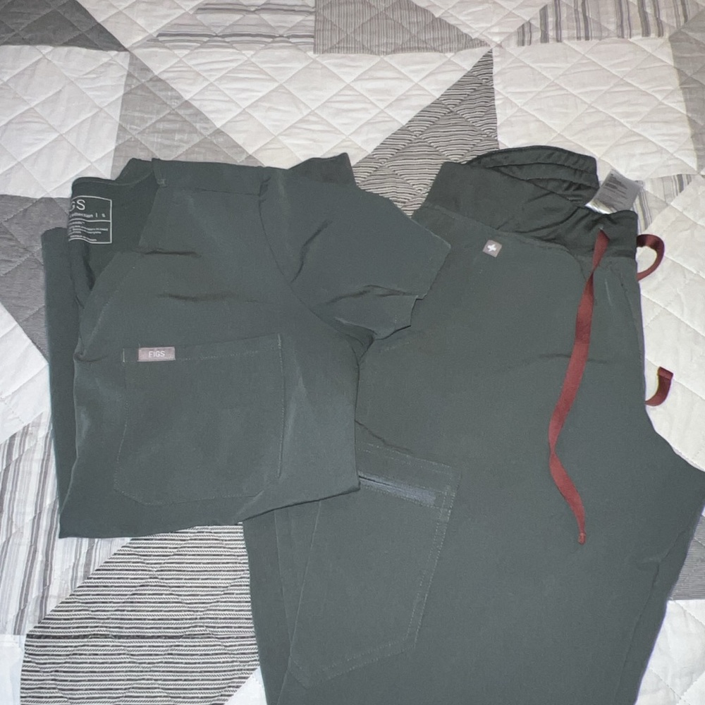 Figs scrubs